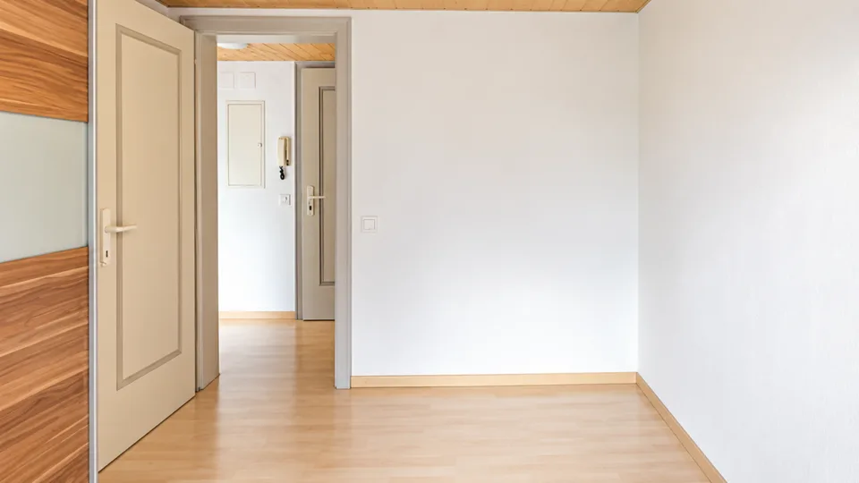 Helle und schöne 3.5 Zi-Whg. mit Balkon zu vermieten