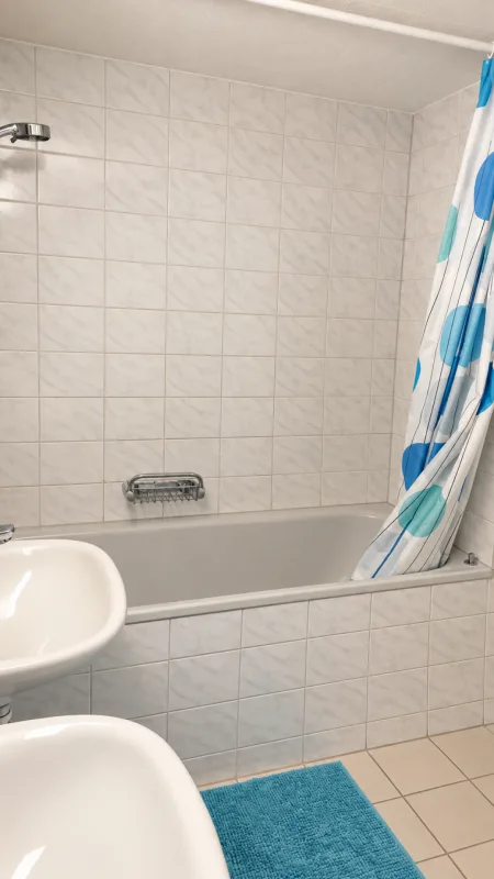 Helle und schöne 3.5 Zi-Whg. mit Balkon zu vermieten