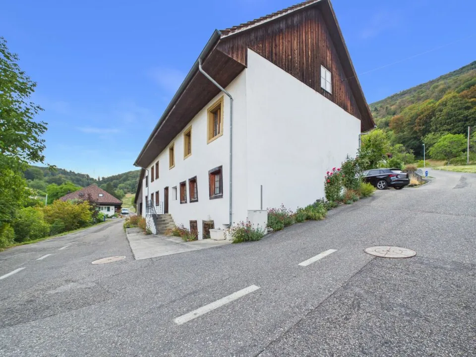 Rara opportunità: casa residenziale con edificio agricolo e riserva di terreno edificabile su 1'752 m² a Lostorf – foto 3 di 14