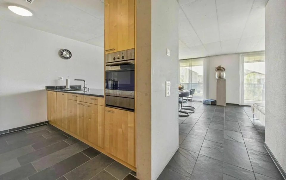 Ampio appartamento di 4,5 locali in una zona tranquilla – foto 9 di 9
