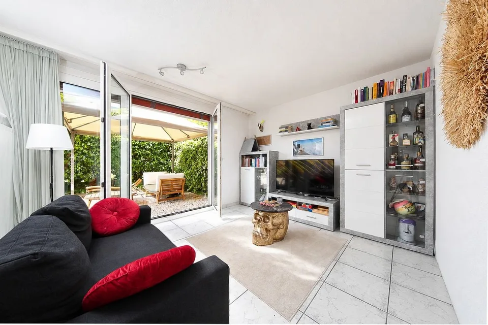 Helles Appartement mit privater Eingang und großer Terrasse – Foto 5 von 8