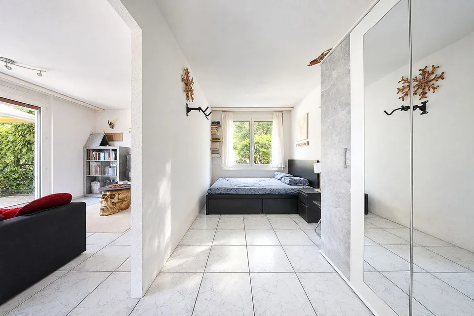 Helles Appartement mit privater Eingang und großer Terrasse – Foto 7 von 8