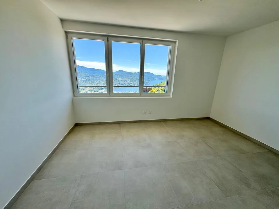Cademario – Exklusive Villa mit Pool und spektakulärer Seesicht – Foto 13 von 15
