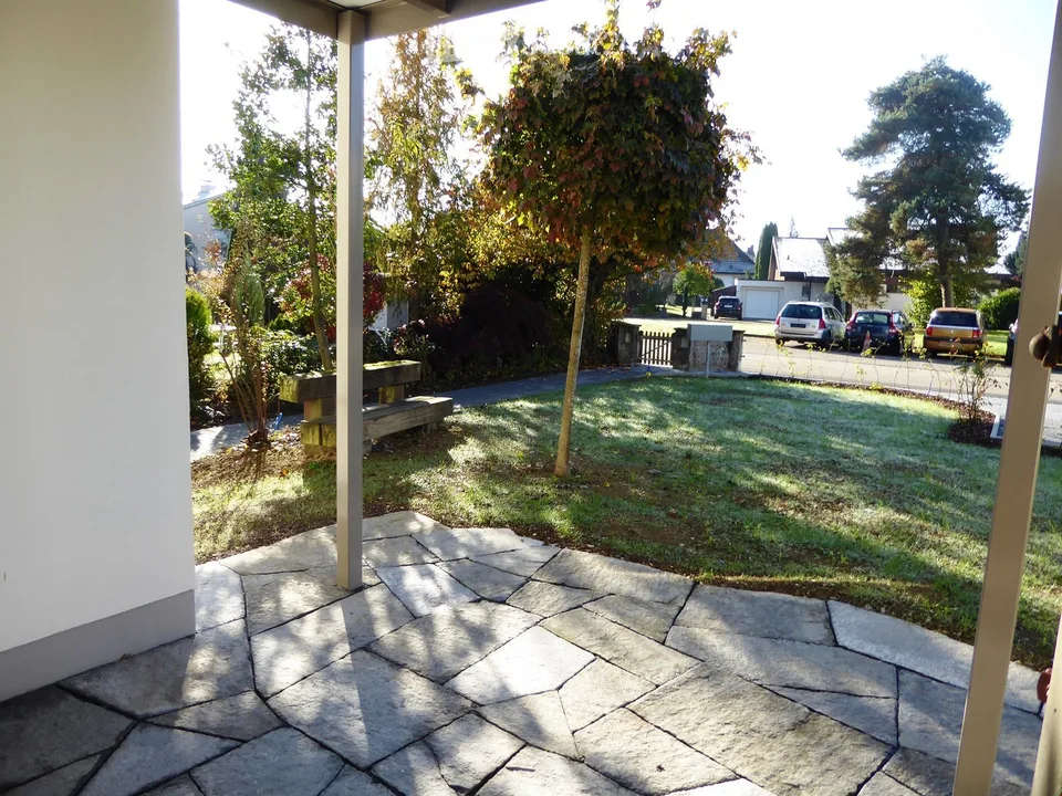 Appartement complètement rénové, beau, familial avec jardin