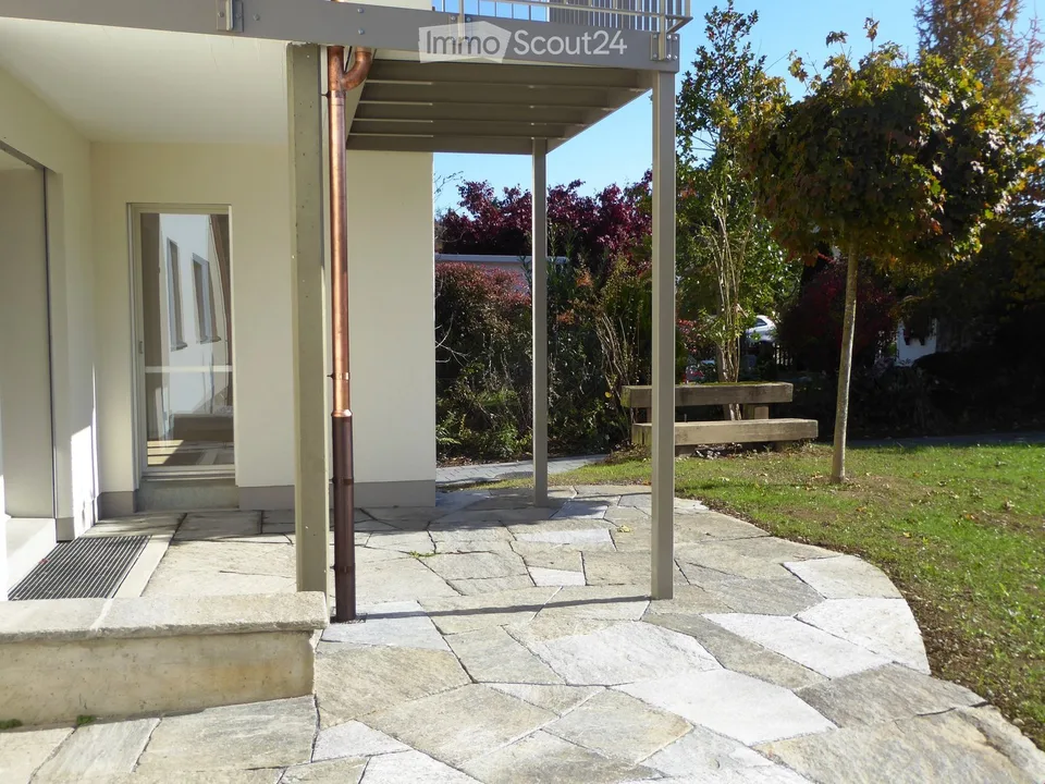 Appartement complètement rénové, beau, familial avec jardin