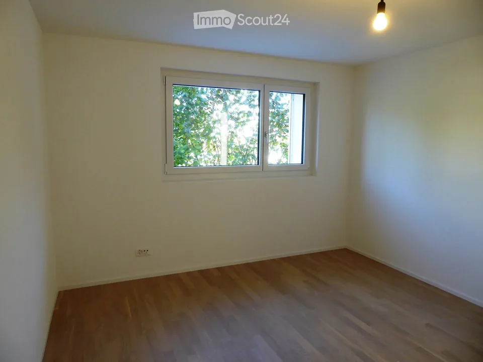 Appartement complètement rénové, beau, familial avec jardin
