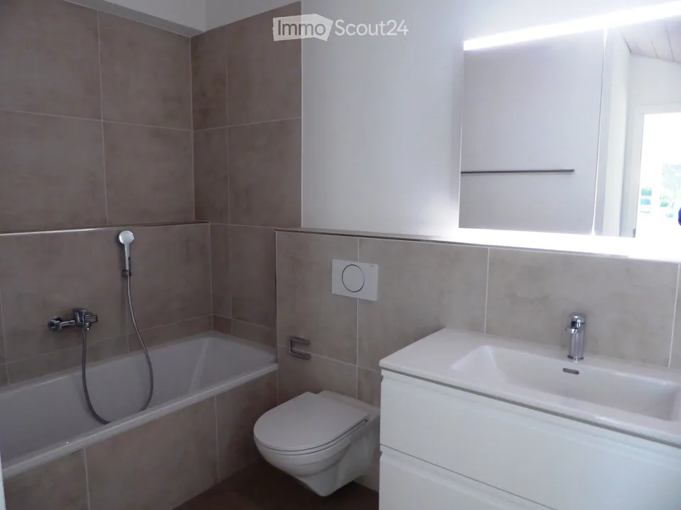 Appartement complètement rénové, beau, familial avec jardin