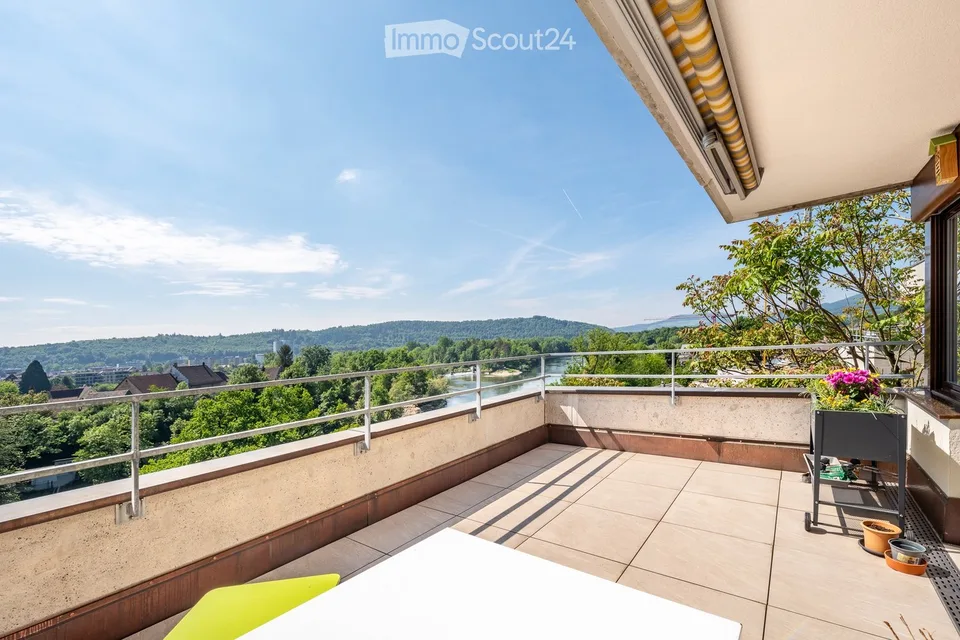 Sonnige 3.5 Zimmer-Terrassenwohnung mit Aaresicht