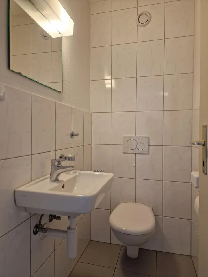Grossräumige Wohnung mit Balkon in zentraler Gegend!