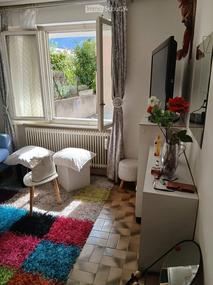 Zu vermieten möblierte Wohnung plus Parkplatz