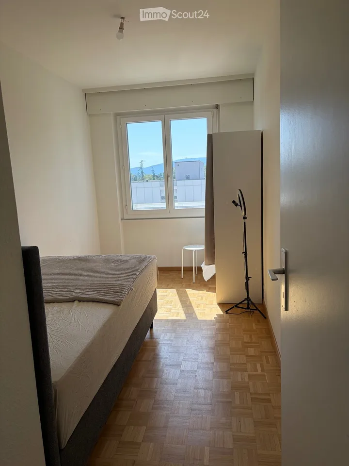 Furnished room for rent in Versoix, including charges and Wi-Fi