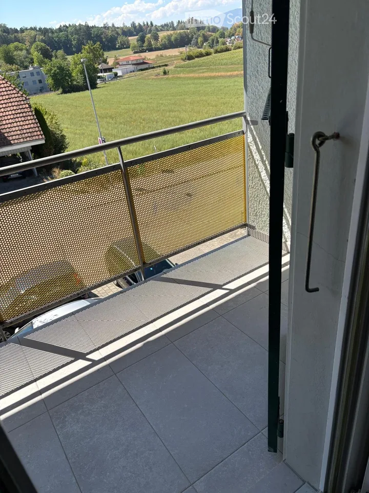 Appartement moderne 3 pièces avec balcon à Biberist – disponible immédiatement !