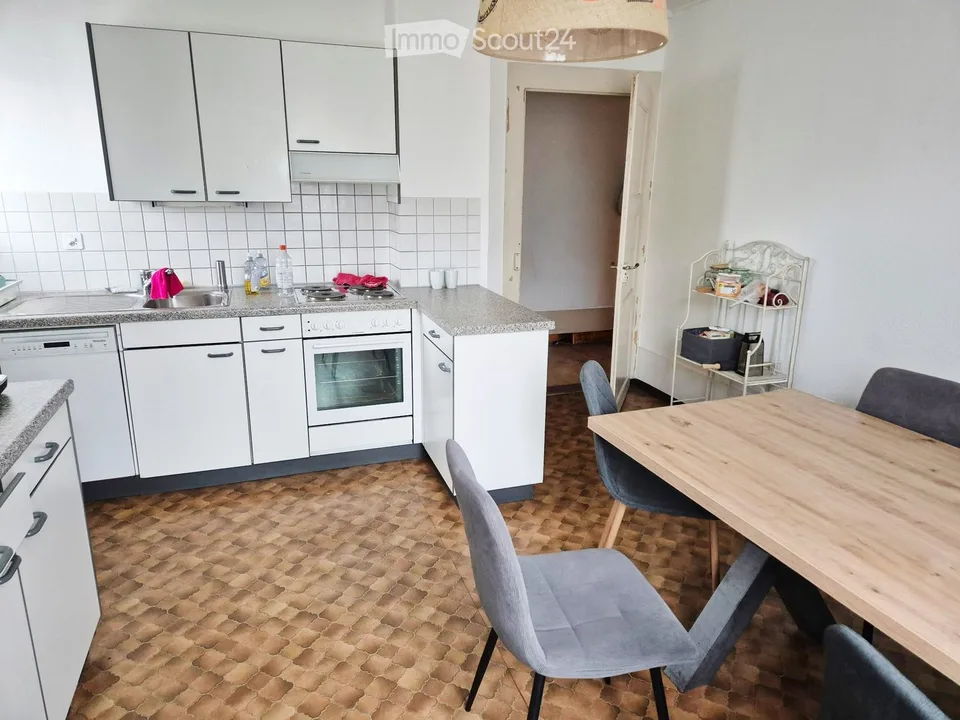 Charming 3.5-room attic apartment at Kreuzplatz in Konolfingen