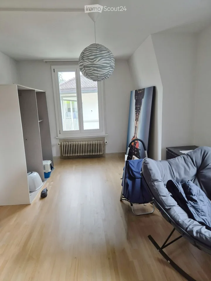 Charming 3.5-room attic apartment at Kreuzplatz in Konolfingen