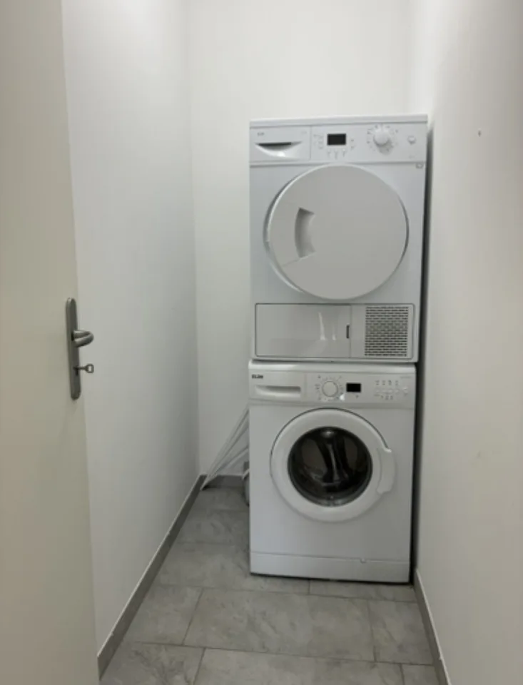 Befristete 2,5 Zimmer mit riesiger Terasse und Seeblick