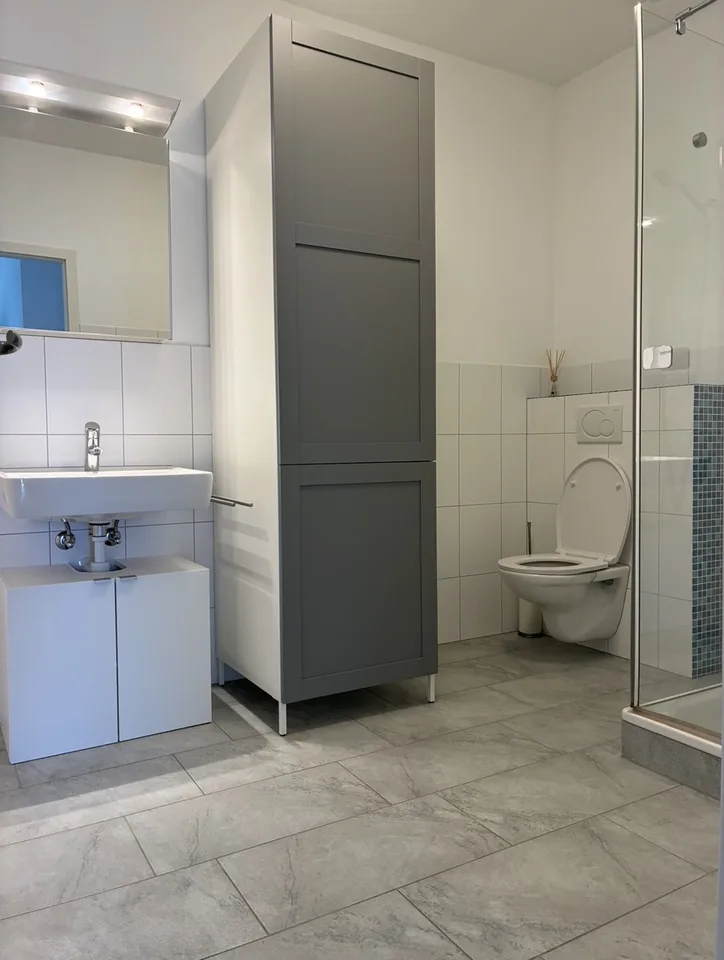 Befristete 2,5 Zimmer mit riesiger Terasse und Seeblick
