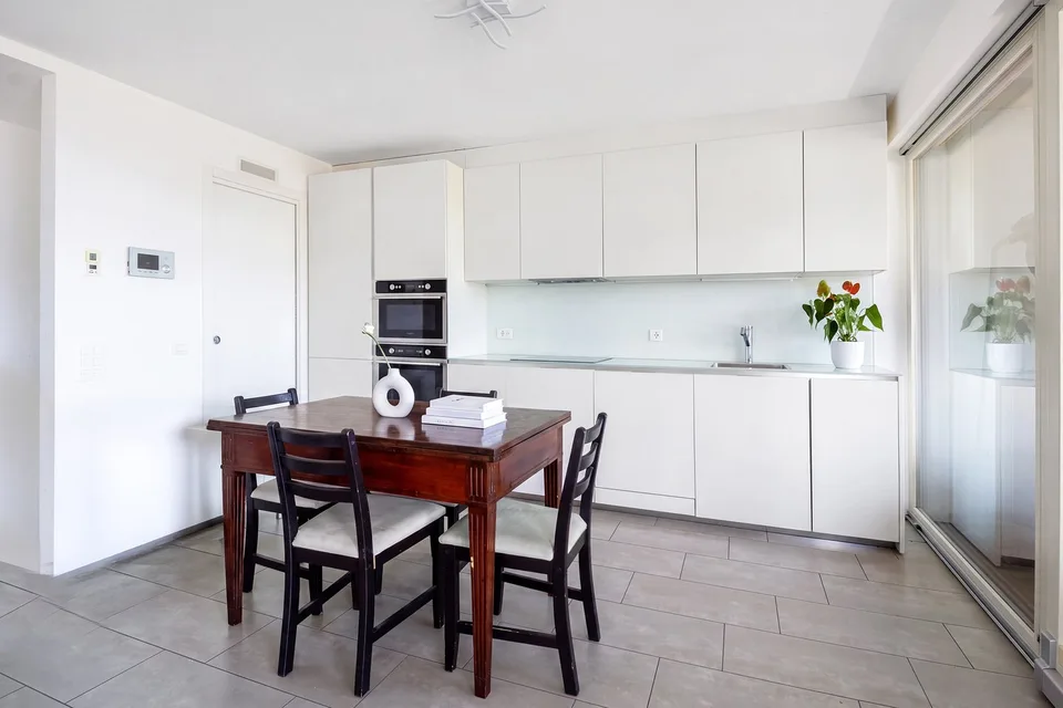 Helles Apartment mit atemberaubendem Blick! – Foto 3 von 8