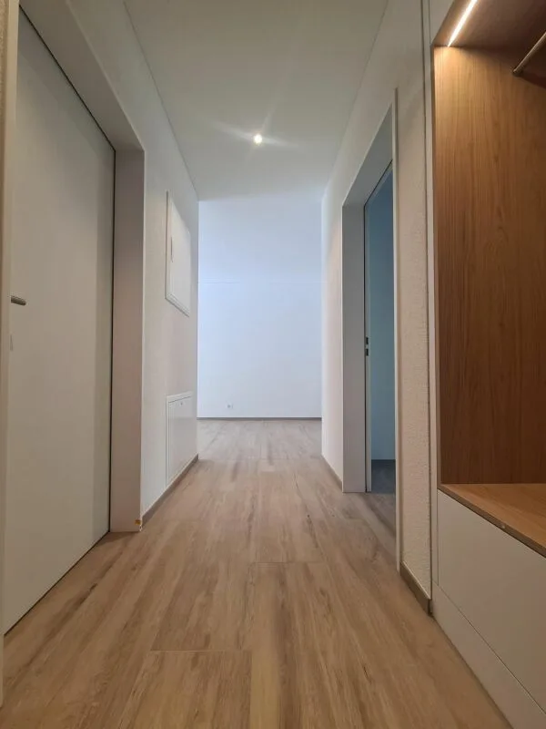 First-time rental! 3.5-room apartment with terrace directly on the water, including parking space