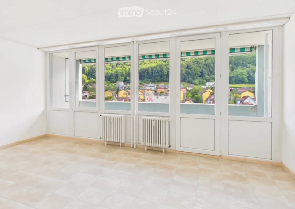 Bright 4.5-room apartment on the 10th floor in Baden