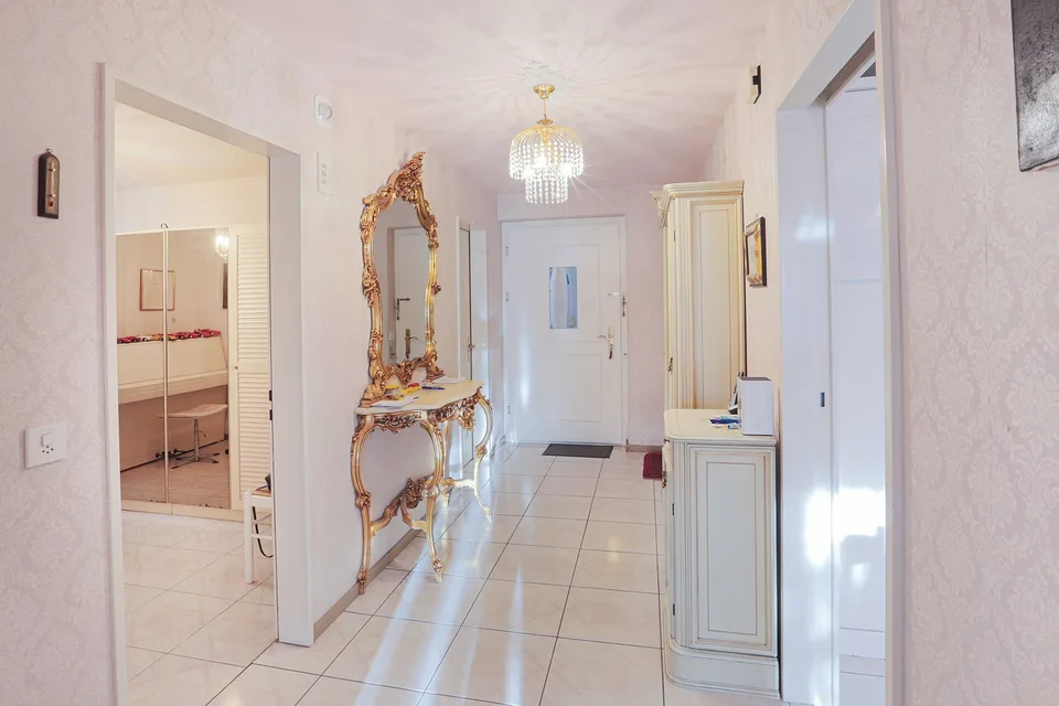 Maison de famille charmante de 7,5 pièces dans un quartier calme et central – photo 4 sur 18