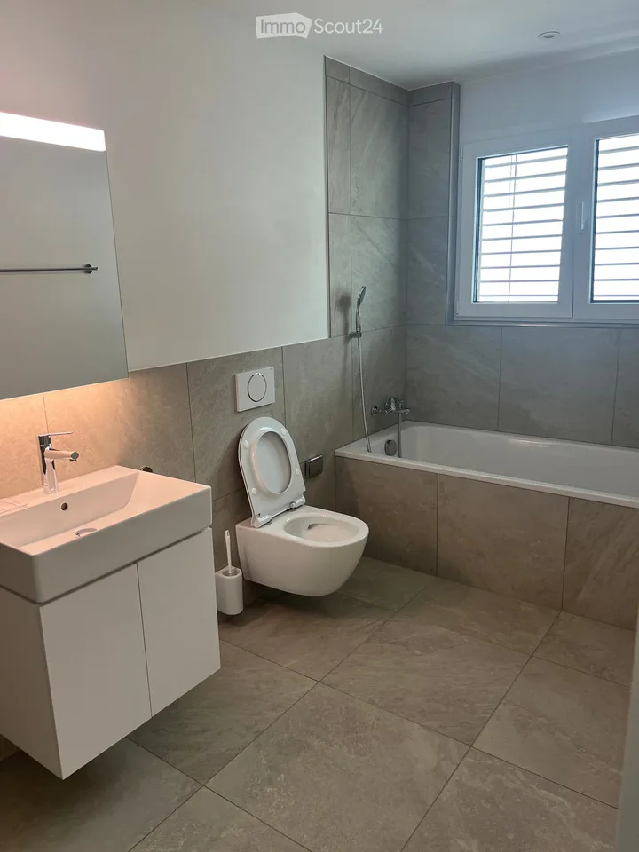 Casa a schiera nuova di 5 locali a Péry – disponibile immediatamente