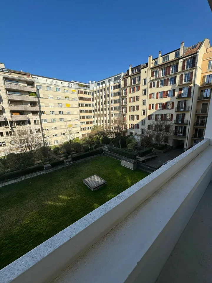 Sehr schönes renoviertes 3-Zimmer-Apartment in Champel
