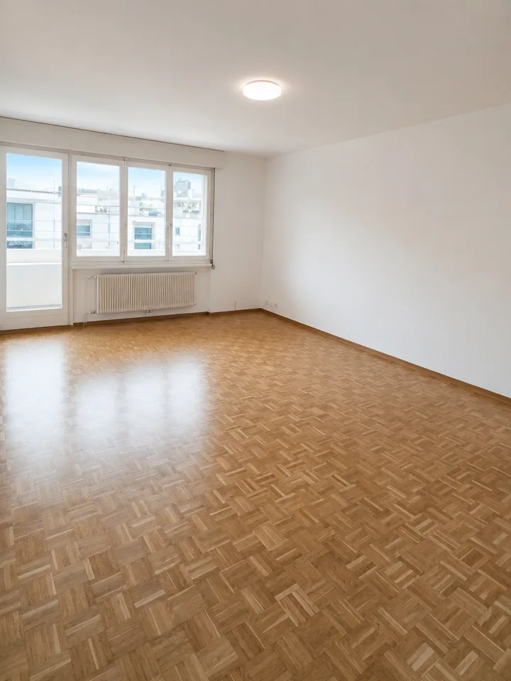 Ampio appartamento di 3,5 locali a Friburgo – Vista sulla verde, balcone e garage: la tua futura casa!