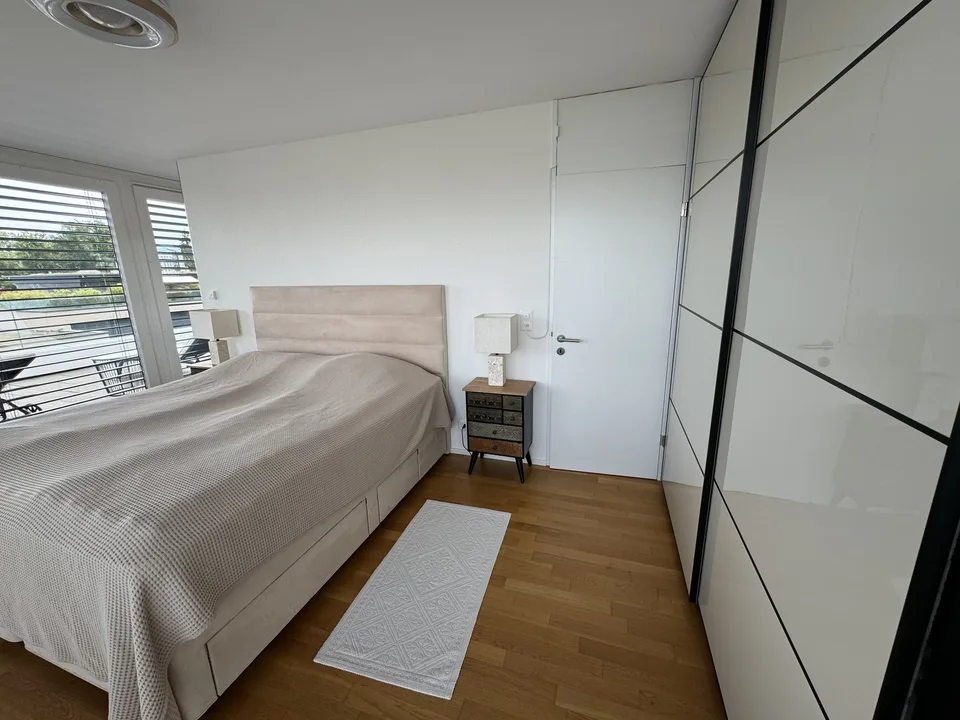 4½ ZIMMER-DACHWOHNUNG IN WÄDENSWIL (ZH), MÖBLIERT, TEMPORÄR