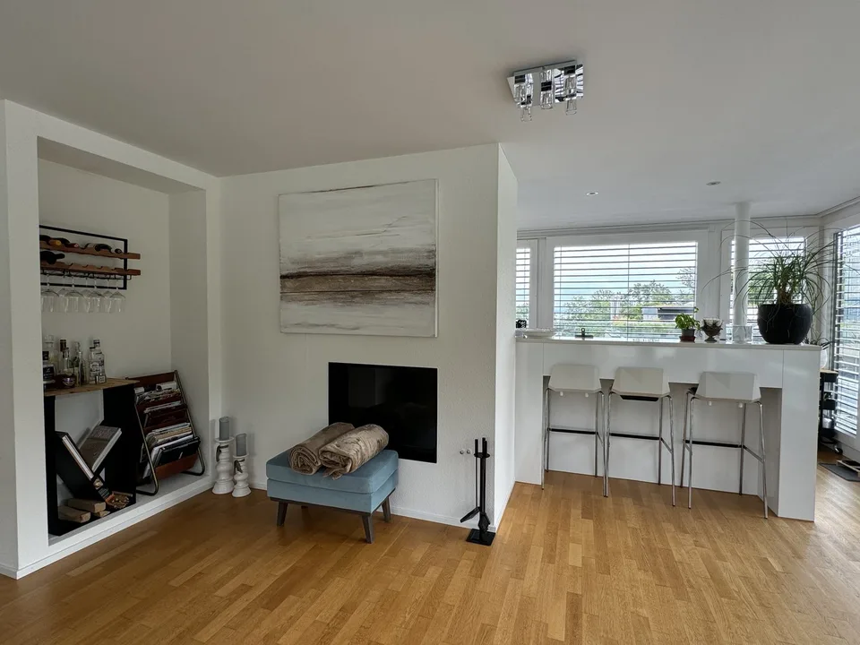 4½ ZIMMER-DACHWOHNUNG IN WÄDENSWIL (ZH), MÖBLIERT, TEMPORÄR