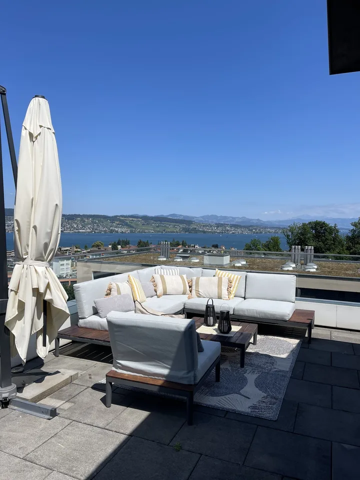 4½ ZIMMER-DACHWOHNUNG IN WÄDENSWIL (ZH), MÖBLIERT, TEMPORÄR