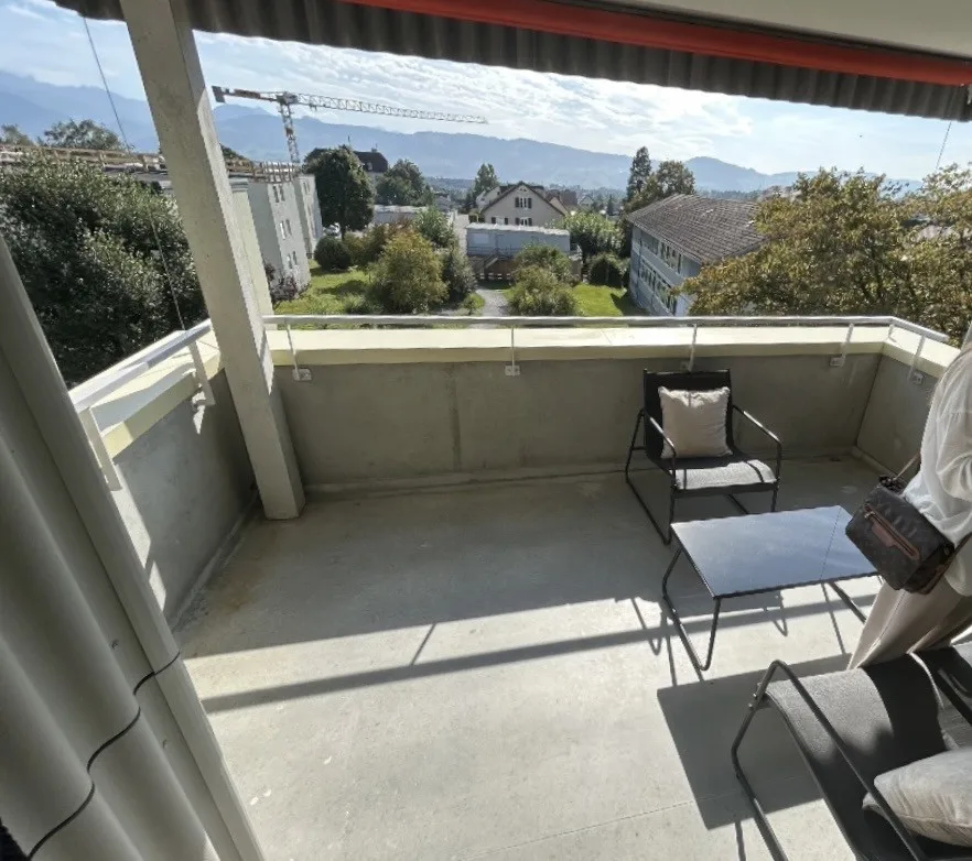 Appartamento di 2 camere luminoso a Tann 65 m² con balcone