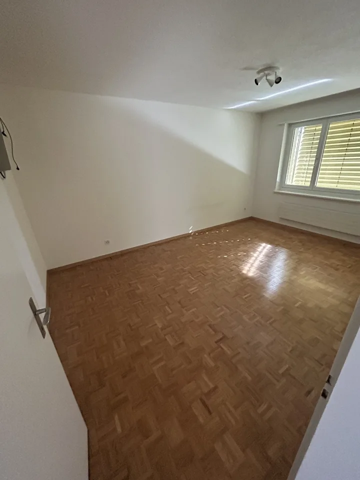 Appartamento di 2 camere luminoso a Tann 65 m² con balcone