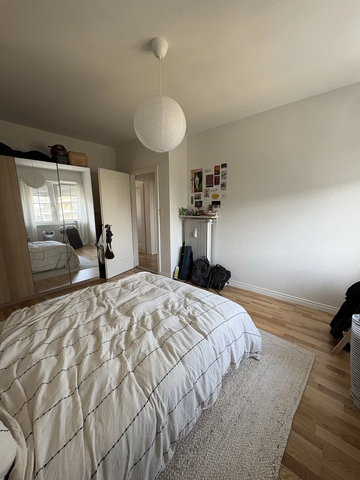 Helles und geräumiges 2.5-Zimmer-Apartment mit Balkon in Basel - Verfügbar ab November oder auf Anfrage