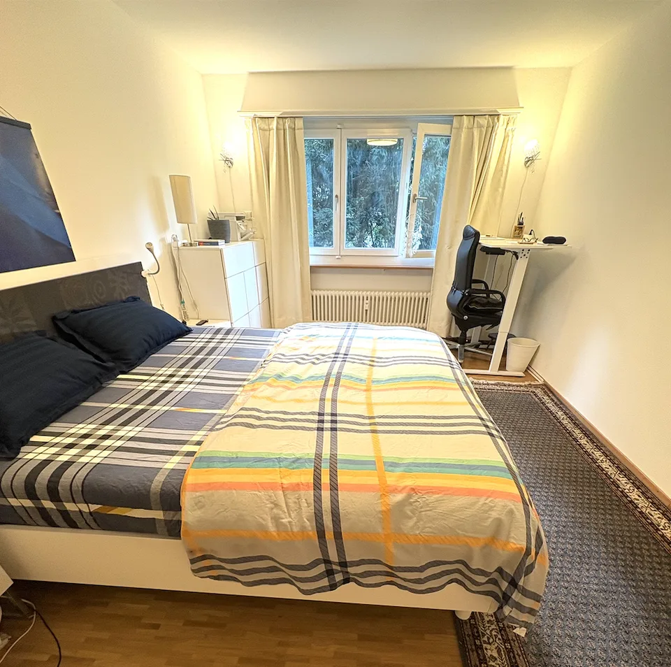 Schöne möblierte 2.5-Zimmer-Wohnung in zentraler Lage, private Terrasse und Garten, vorübergehend