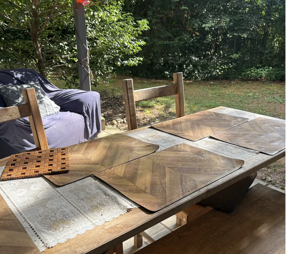 Schöne möblierte 2.5-Zimmer-Wohnung in zentraler Lage, private Terrasse und Garten, vorübergehend