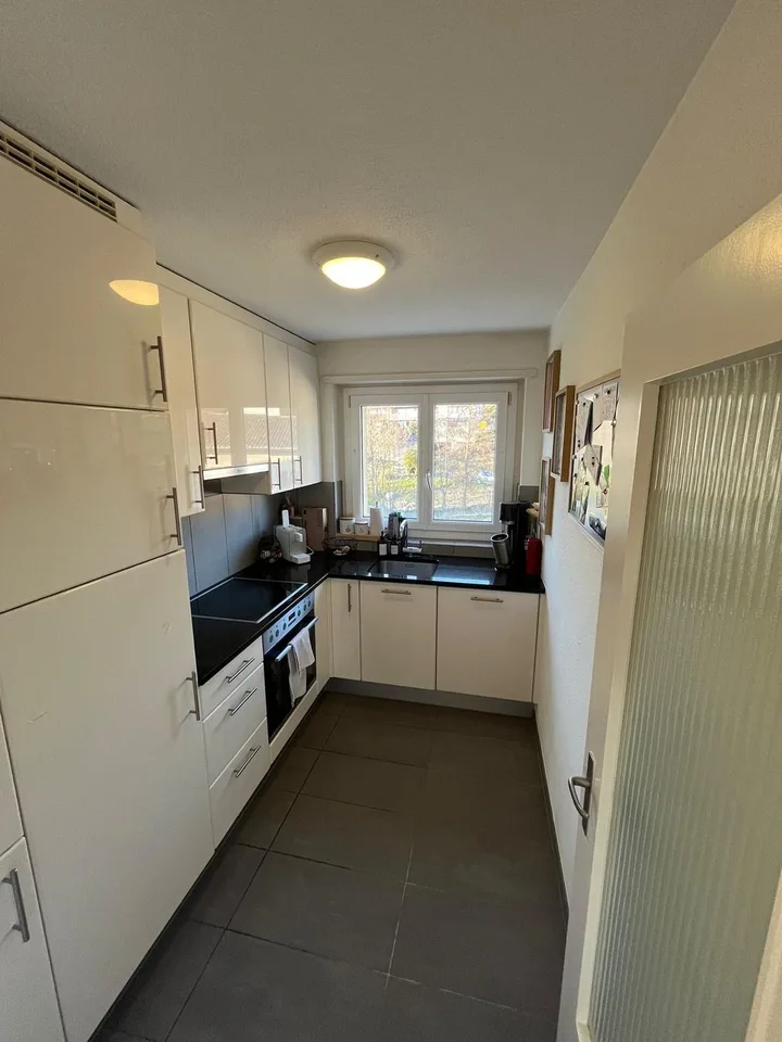 Appartamento luminoso & accogliente di 2,5 locali con balcone a Gossau ZH