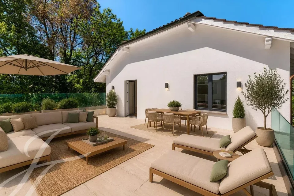 A quelques pas des rives du lac : Villa rénovée avec piscine – Foto 24 von 26