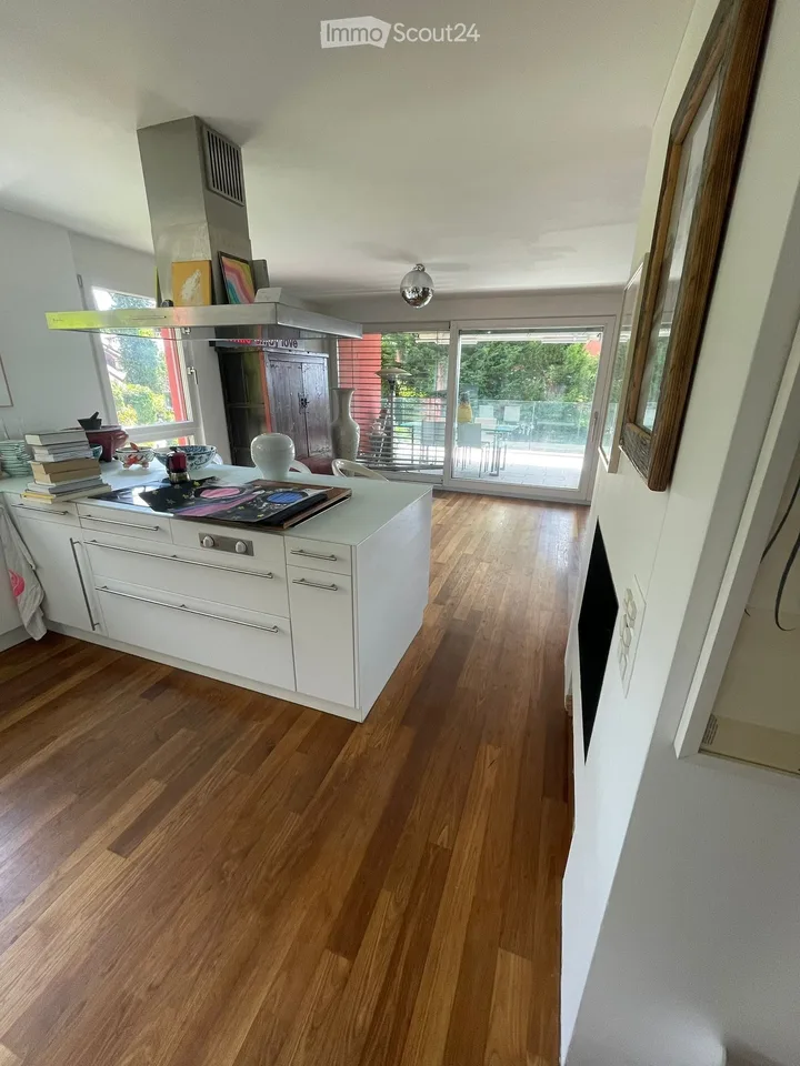 Exklusive 4.5-Zimmer-Duplex-Wohnung mit Kamin und Garage am Zürichberg
