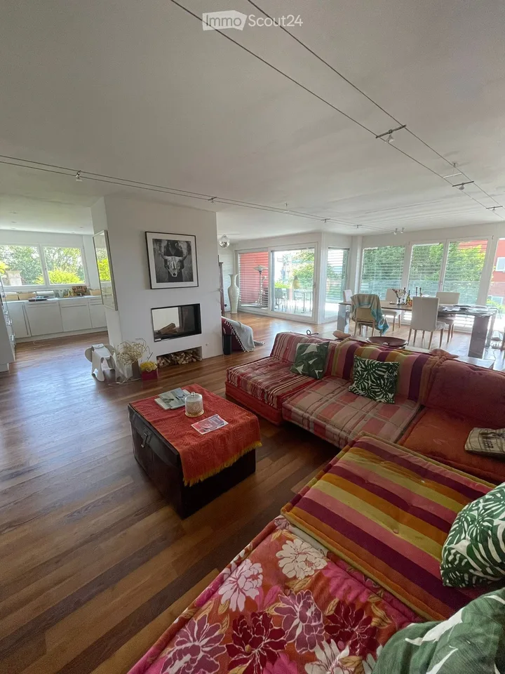 Exklusive 4.5-Zimmer-Duplex-Wohnung mit Kamin und Garage am Zürichberg