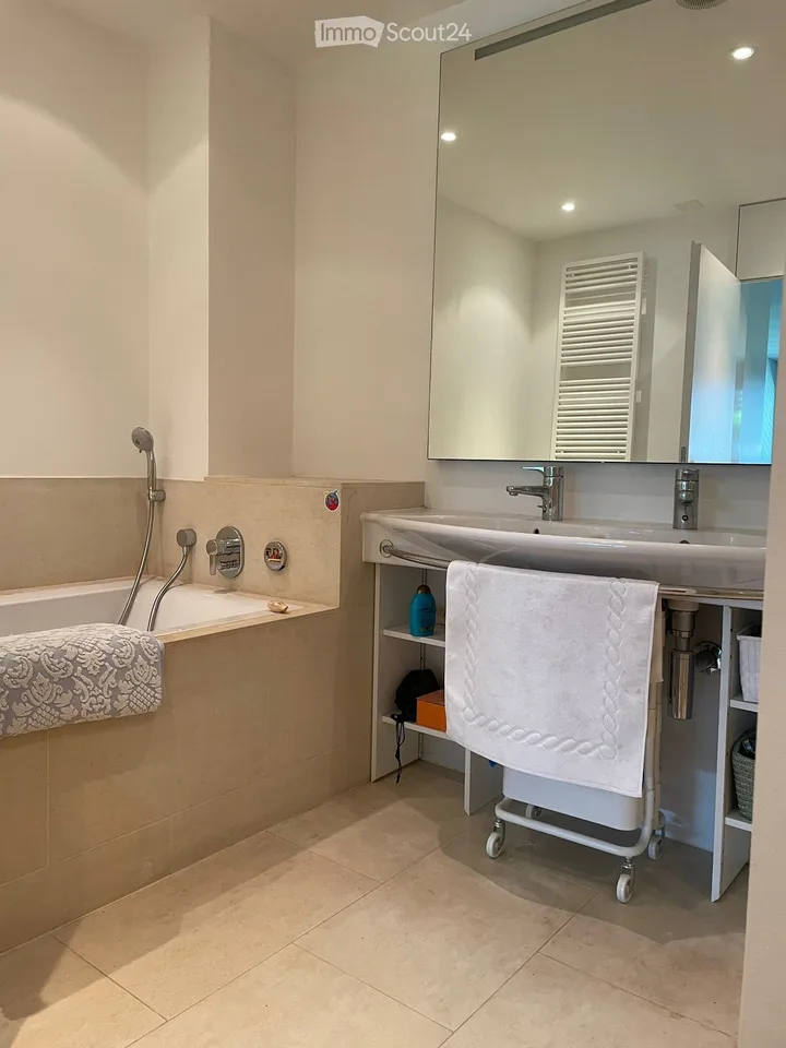 Exklusive 4.5-Zimmer-Duplex-Wohnung mit Kamin und Garage am Zürichberg