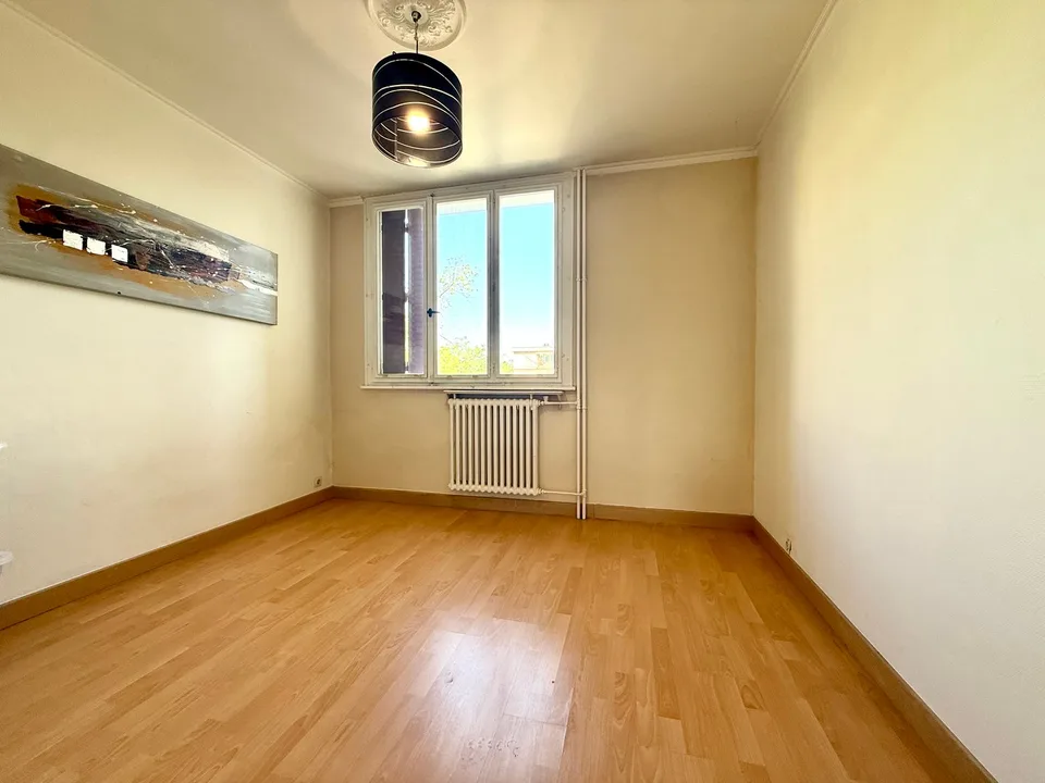 Idéal investisseur ou premier achat : Appartement F3 traversant avec balcon et loggia à Ambilly – photo 6 sur 9