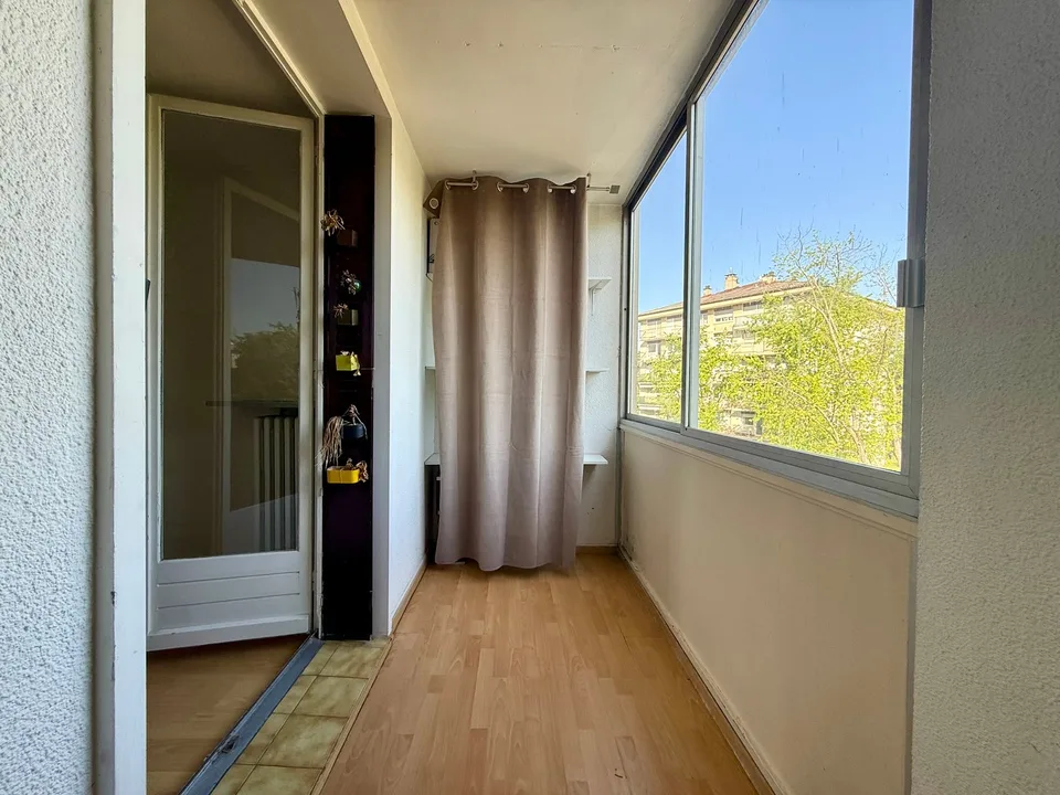 Idéal investisseur ou premier achat : Appartement F3 traversant avec balcon et loggia à Ambilly – photo 3 sur 9
