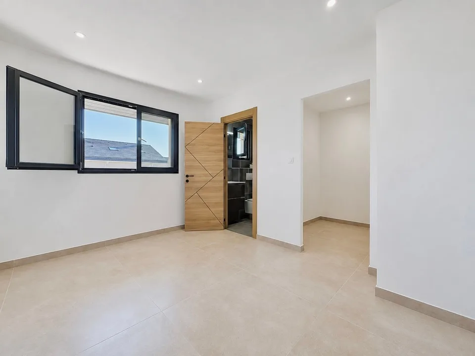 Neues Reihenhaus mit 106 m² und schönen Ausstattungen in Saint-Cergues – Foto 11 von 13