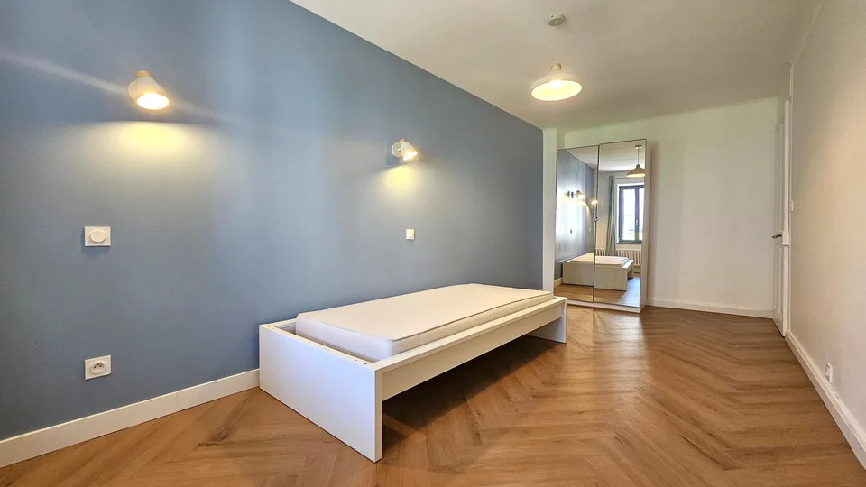 Divonne, Doppelhaushälfte im EG von 225m2, 6-Zimmer-Typ in einer renovierten Gessien-Ferme – Foto 11 von 13