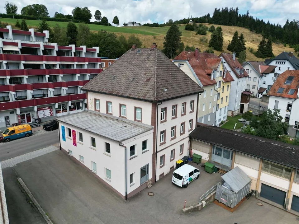 Wohn- und Geschäftshaus im Stadtzentrum von Furtwangen – Foto 3 von 13