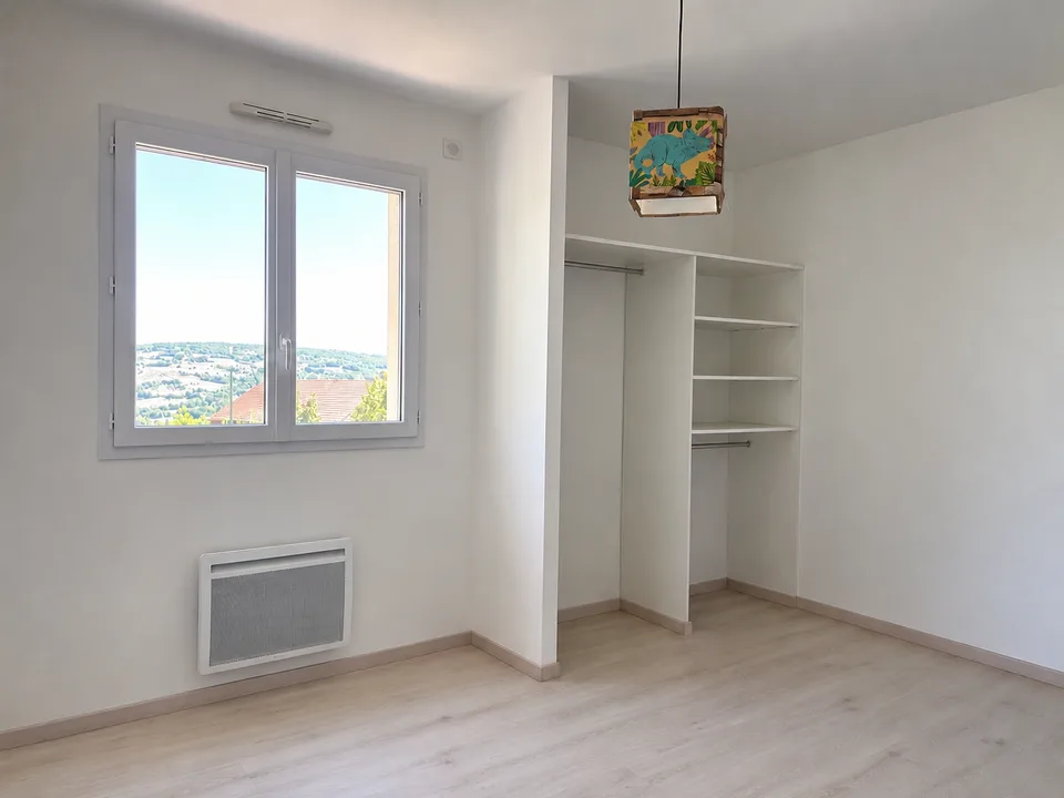 Chavannaz - Casa familiare recente di 136 m² con giardino di 1.200 m², vista aperta e ambiente privilegiato – foto 7 di 11