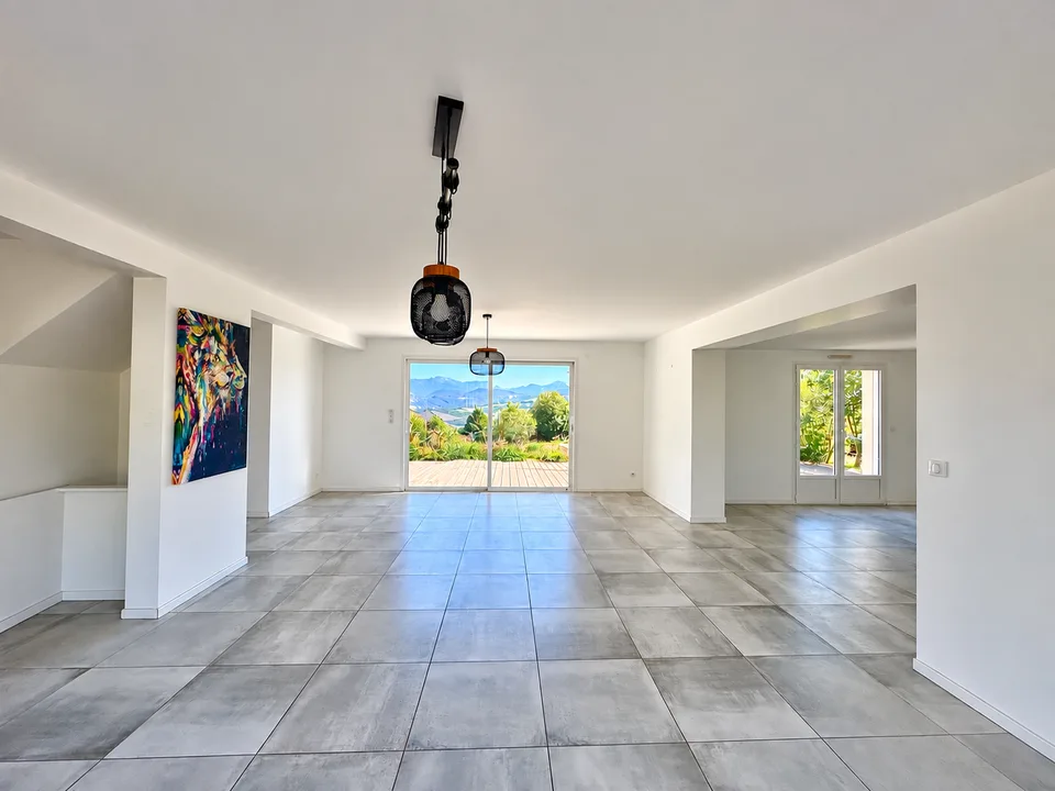 Chavannaz - Casa familiare recente di 136 m² con giardino di 1.200 m², vista aperta e ambiente privilegiato – foto 3 di 11