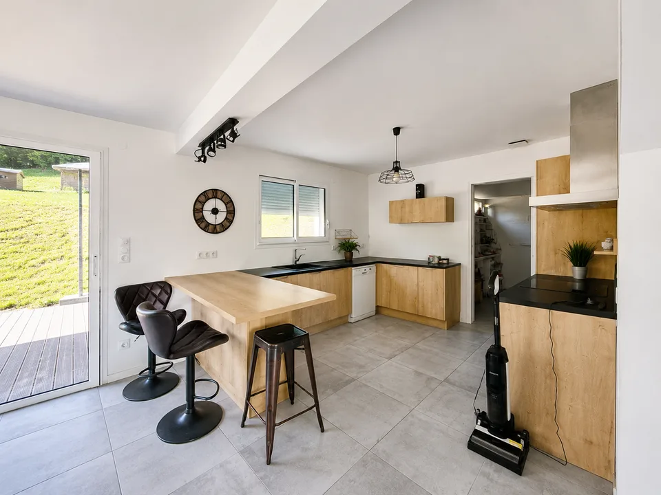 Chavannaz - Casa familiare recente di 136 m² con giardino di 1.200 m², vista aperta e ambiente privilegiato – foto 4 di 11
