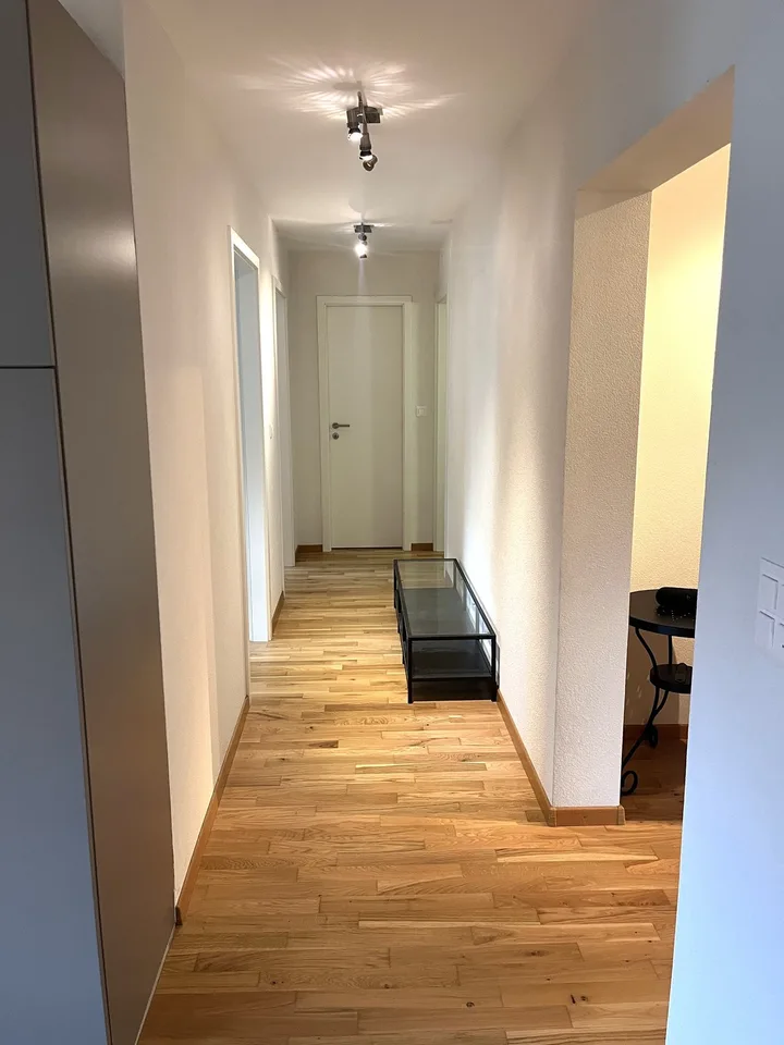 Helles möblierte 3,5-Zimmer-Wohnung mit Balkon und Bergblick in Martigny