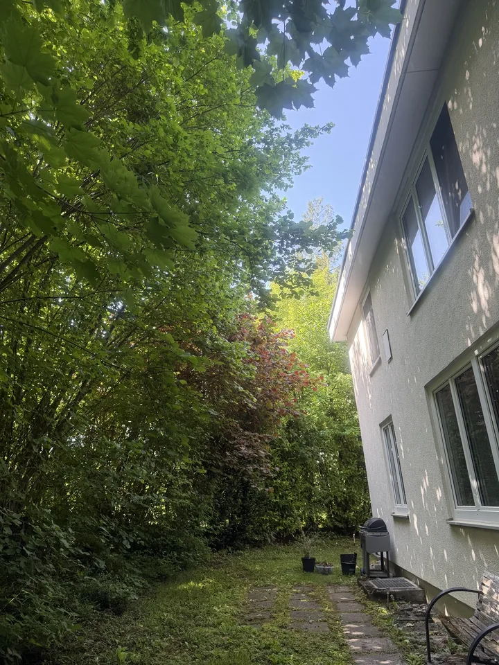Gioiello di 3 locali con posto a sedere in giardino per chi decide in fretta a Uitikon Waldegg